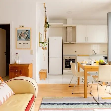 Sunny Priorado Vintage With Balcony Апартаменты Порту
