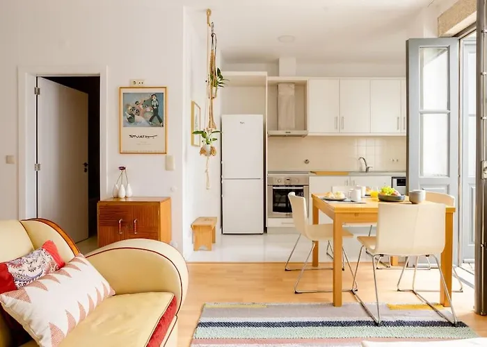 Sunny Priorado Vintage With Balcony 아파트 포르투