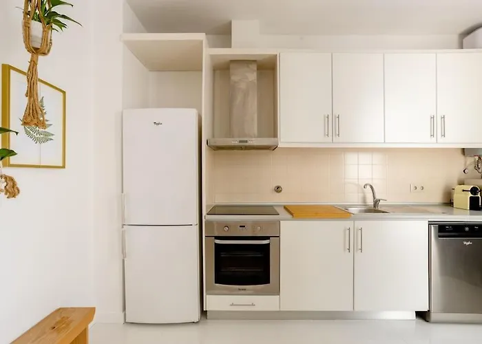 Sunny Priorado Vintage With Balcony 아파트 포르투