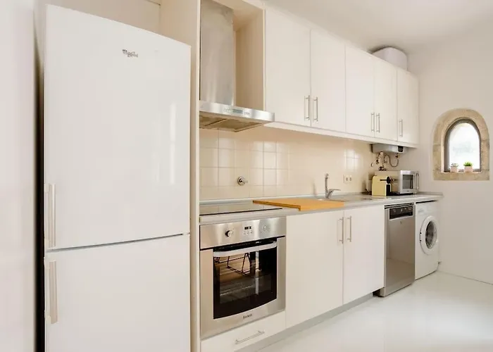 Sunny Priorado Vintage With Balcony * Porto