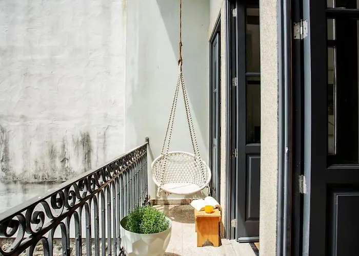 Sunny Priorado Vintage With Balcony 아파트