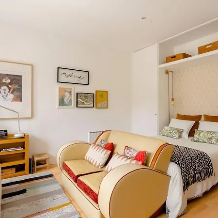 Sunny Priorado Vintage With Balcony Apartment *