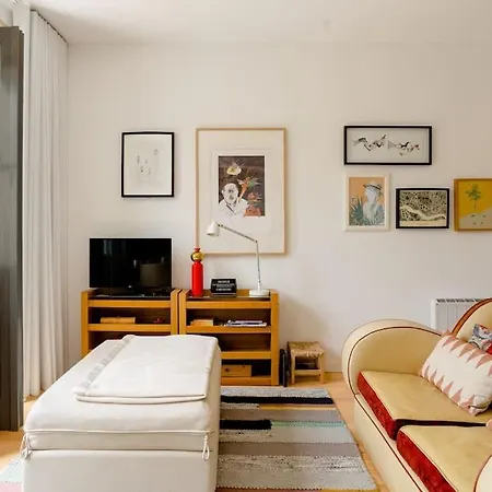 Sunny Priorado Vintage With Balcony