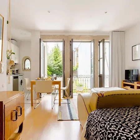 Apartment Sunny Priorado Vintage With Balcony Porto